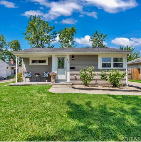 Photo of 624 Montrose Avenue, Tonawanda, NY 14223 (MLS # B1695160)
