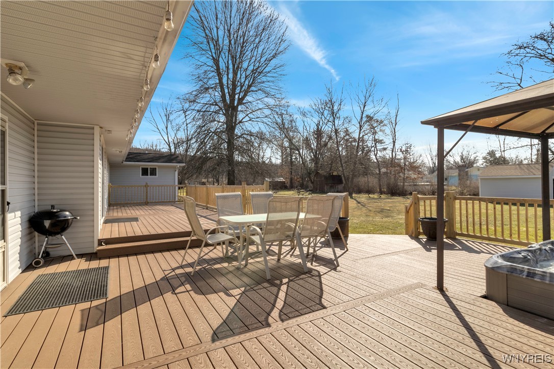 5628 Meadow Drive, Boston, New York image 37