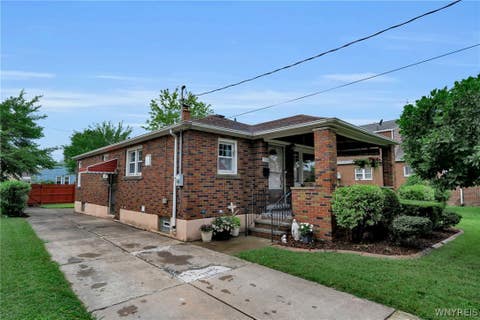 Tiny photo for 2789 Orleans Avenue, Niagara Falls, NY 14303 (MLS # B1702720)