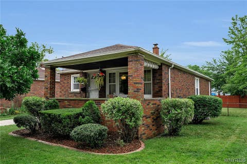 Photo of 2789 Orleans Avenue, Niagara Falls, NY 14303 (MLS # B1702720)