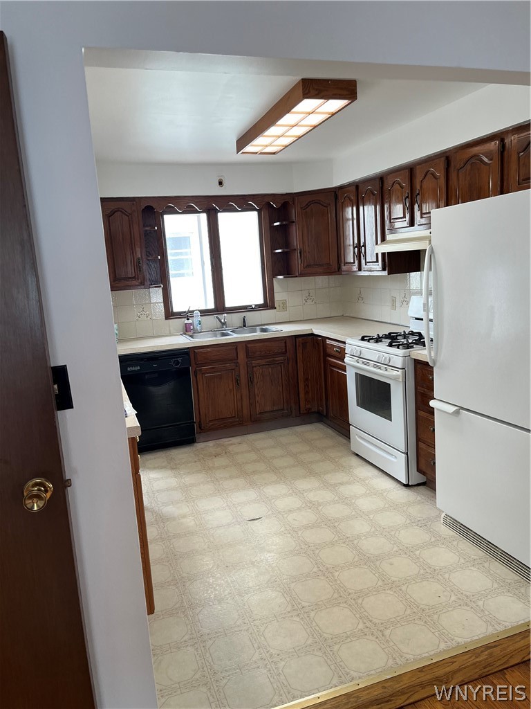 381 Tremont Avenue