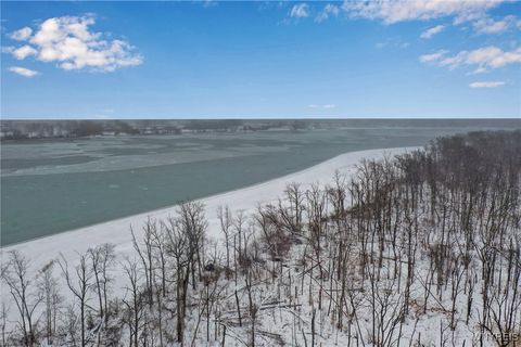 Tiny photo for 3320 E River Road, Grand Island, NY 14072 (MLS # B1659886)