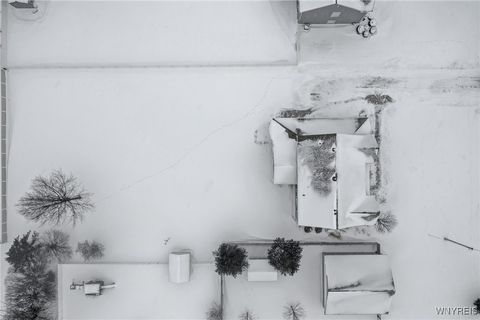 Tiny photo for 3320 E River Road, Grand Island, NY 14072 (MLS # B1659886)