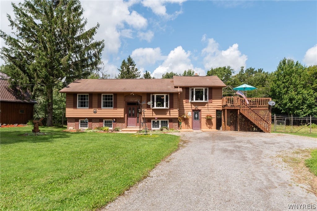 Photo of 2025 Thomas Road, Sheldon, NY 14167 (MLS # B1708987)