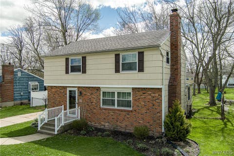 Homes For Sale - 1900 Bruce Lane<br/> Erie County, Grand Island, NY 14072