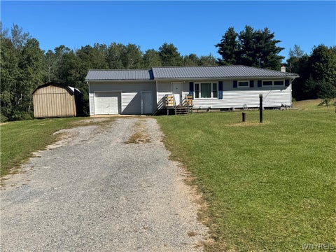 Homes For Sale - 2781 E Shelby Road<br/> Oakfield, NY 14125