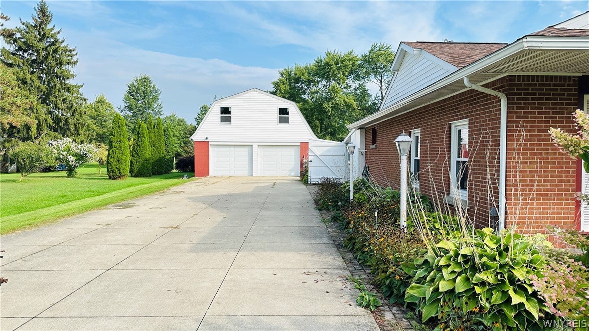 2509 Moore Road