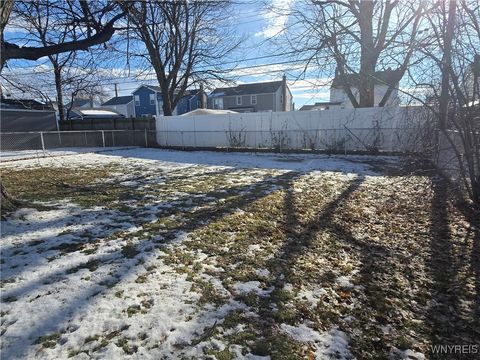 Tiny photo for 298 Lowell Road, Tonawanda, NY 14217 (MLS # B1655338)