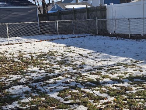 Tiny photo for 298 Lowell Road, Tonawanda, NY 14217 (MLS # B1655338)