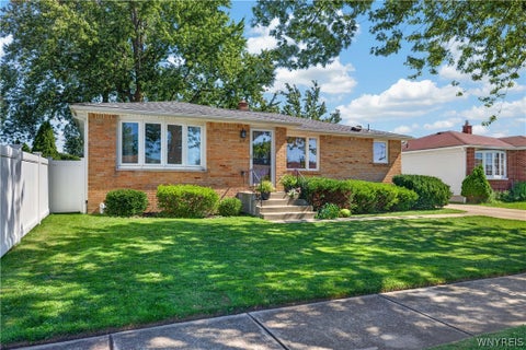 Homes For Sale - 68 Bernice Drive<br/> Erie County, Cheektowaga, NY 14225