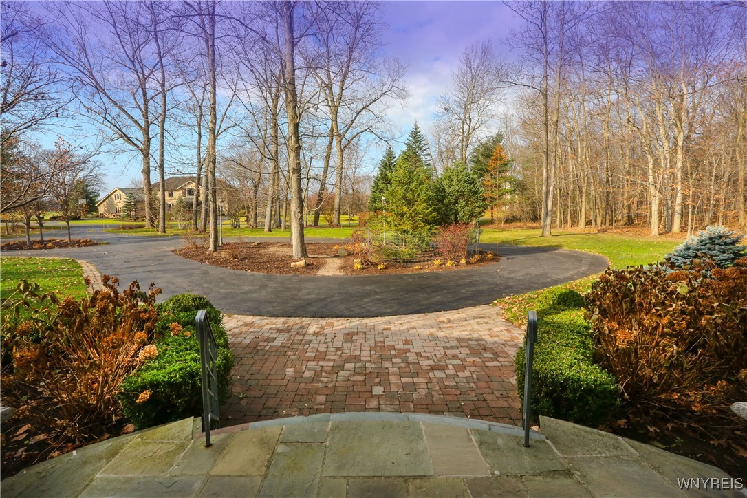 55 Troon Road, Elma, New York image 4