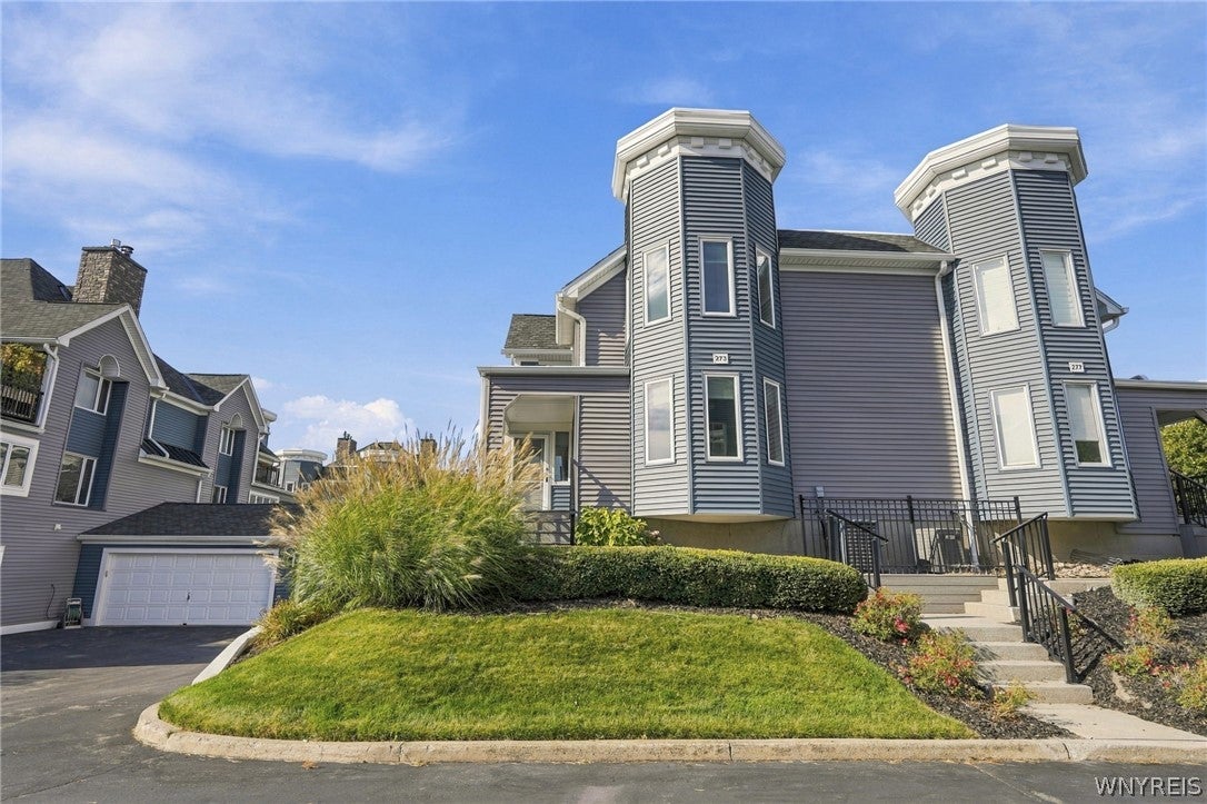 273 Lakefront Boulevard