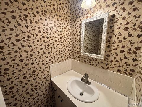 Tiny photo for 40 Hamlin Sq SQ #E, Amherst, NY 14221 (MLS # B1693679)