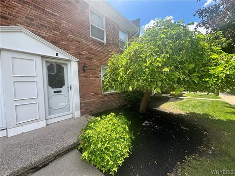 Photo of 40 Hamlin Sq SQ, Amherst, NY 14221 (MLS # B1693679)
