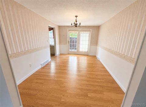 Tiny photo for 40 Hamlin Sq SQ #E, Amherst, NY 14221 (MLS # B1693679)