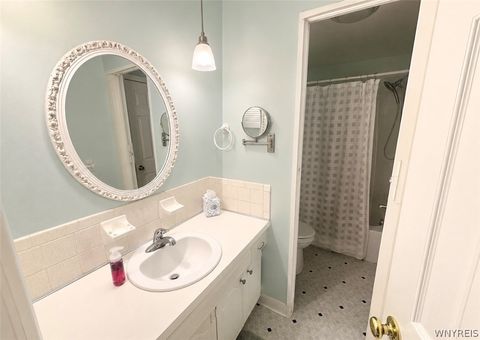 Tiny photo for 40 Hamlin Sq SQ #E, Amherst, NY 14221 (MLS # B1693679)