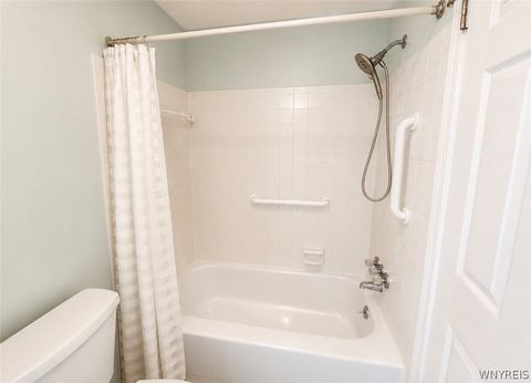 Tiny photo for 40 Hamlin Sq SQ #E, Amherst, NY 14221 (MLS # B1693679)