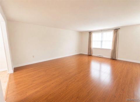 Tiny photo for 40 Hamlin Sq SQ #E, Amherst, NY 14221 (MLS # B1693679)