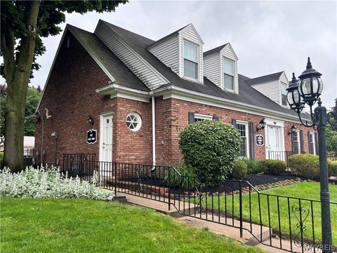 Tiny photo for 40 Hamlin Sq SQ #E, Amherst, NY 14221 (MLS # B1693679)