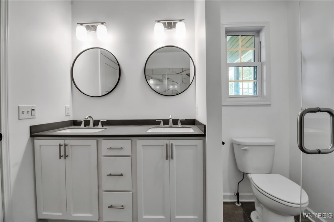 Aurora, New York 14052, United States, 3 Bedrooms Bedrooms, ,2 BathroomsBathrooms,Residential,Pending,160424