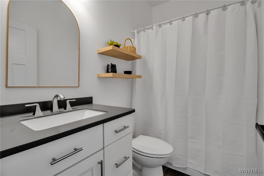 Aurora, New York 14052, United States, 3 Bedrooms Bedrooms, ,2 BathroomsBathrooms,Residential,Pending,160424