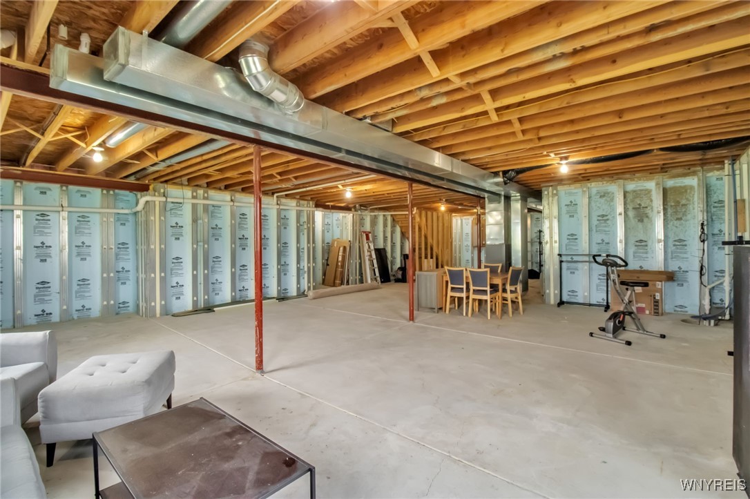 Aurora, New York 14052, United States, 3 Bedrooms Bedrooms, ,2 BathroomsBathrooms,Residential,Pending,160424