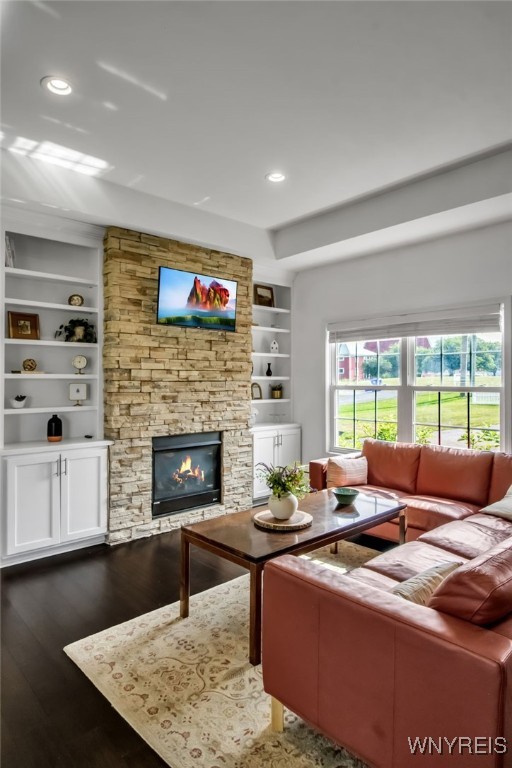 Aurora, New York 14052, United States, 3 Bedrooms Bedrooms, ,2 BathroomsBathrooms,Residential,Pending,160424