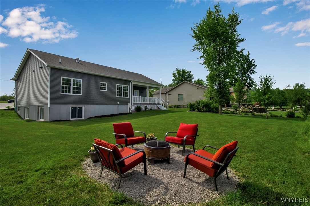 Aurora, New York 14052, United States, 3 Bedrooms Bedrooms, ,2 BathroomsBathrooms,Residential,Pending,160424