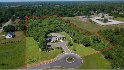 Photo of 4505 Boncrest W, Clarence, NY 14031 (MLS # B1703281)