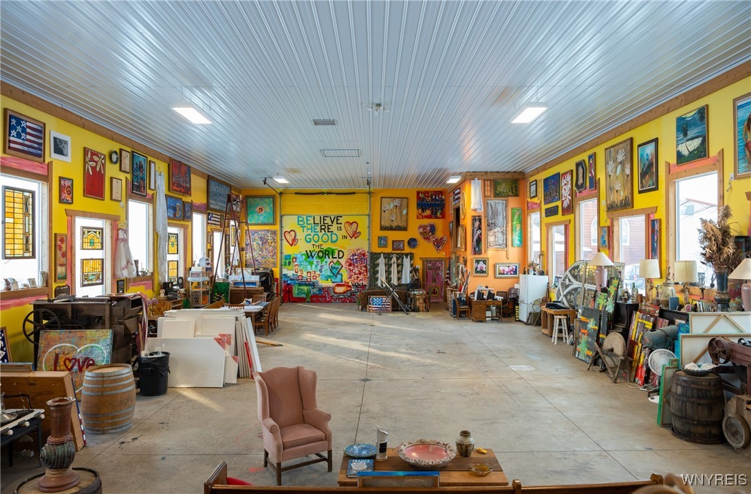 Cambria, New York 14094, United States, ,Commercial,Active,17720