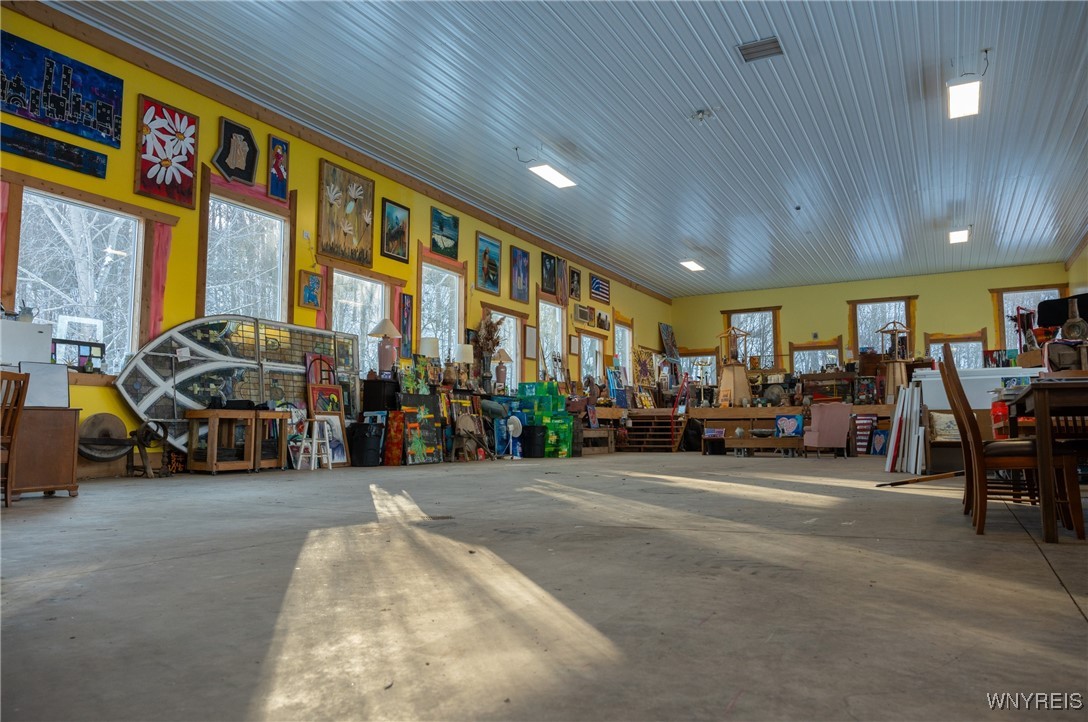 Cambria, New York 14094, United States, ,Commercial,Active,17720