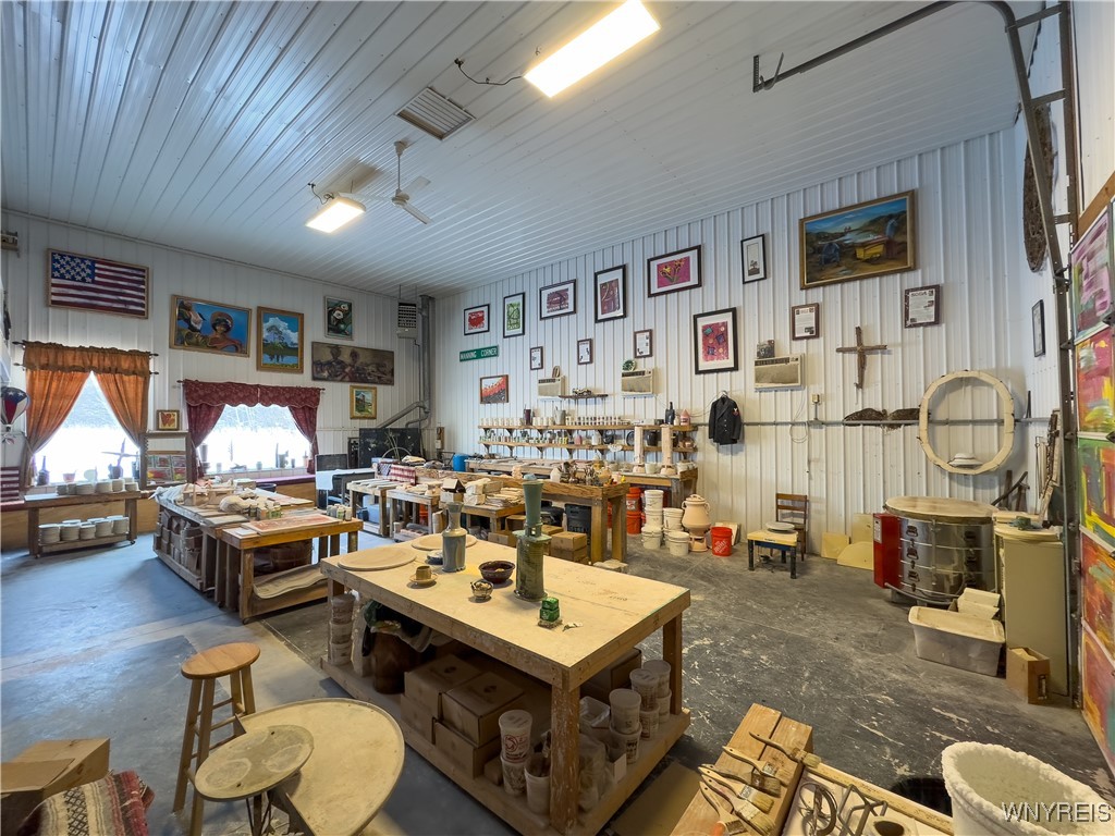 Cambria, New York 14094, United States, ,Commercial,Active,17720