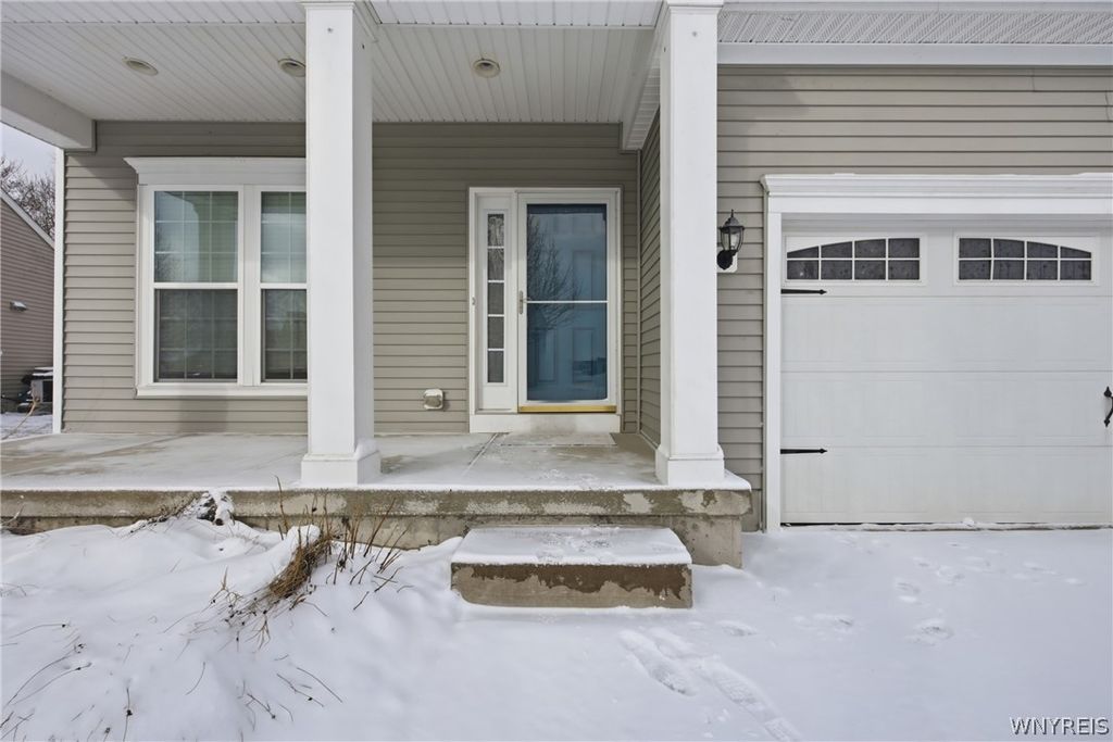 Photo of 1 Skylark Lane, Wheatfield, NY 14304 (MLS # B1666969)