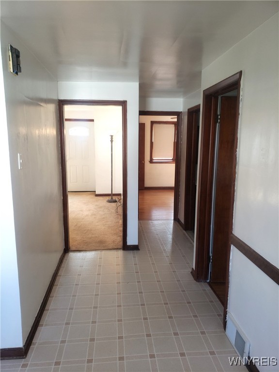 Niagara Falls, New York 14301, United States, 2 Bedrooms Bedrooms, ,1 BathroomBathrooms,Residential,Active,216619