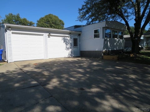 Mobile Home For Sale - 72 W Canyon Drive<br/> Erie County, Hamburg, NY 14075