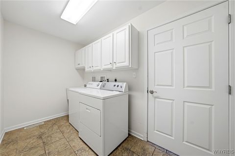 Tiny photo for 74 Moon Walk, Tonawanda, NY 14150 (MLS # B1660462)