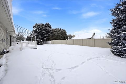 Tiny photo for 74 Moon Walk, Tonawanda, NY 14150 (MLS # B1660462)