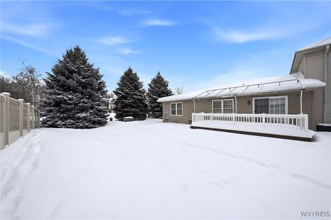 Tiny photo for 74 Moon Walk, Tonawanda, NY 14150 (MLS # B1660462)