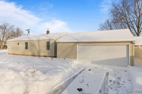 Tiny photo for 1033 100th Street, Niagara Falls, NY 14304 (MLS # B1660489)