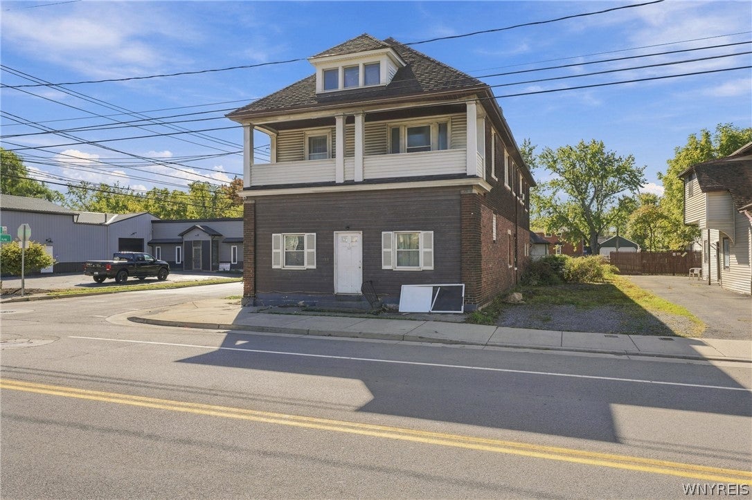 124 Lake Avenue