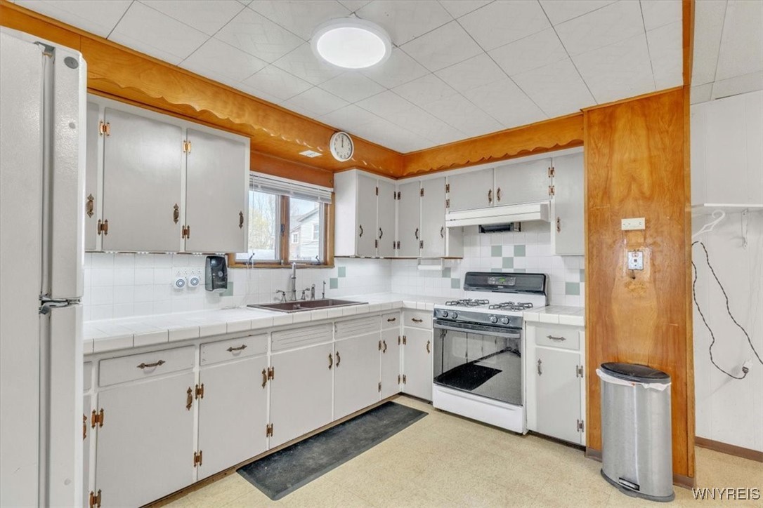 2240 Whitney Avenue, Niagara Falls, New York image 9