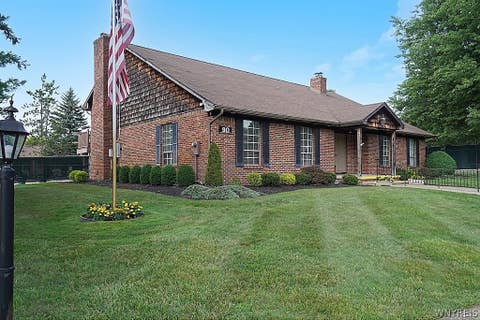 Tiny photo for 122 Wedgewood Drive, Amherst, NY 14221 (MLS # B1700657)
