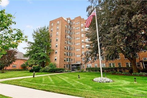 Photo of 751 W Ferry Street #1AB, Buffalo, NY 14222 (MLS # B1659930)