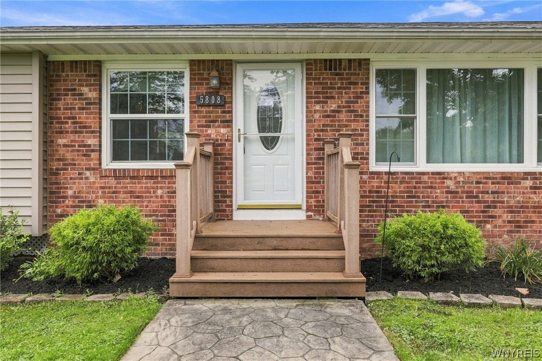 5808 Tonawanda Creek N Road