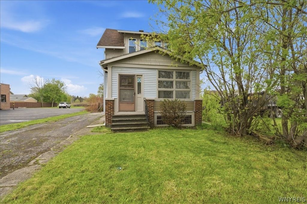 Photo of 5041 Broadway, Lancaster, NY 14043 (MLS # B1678189)