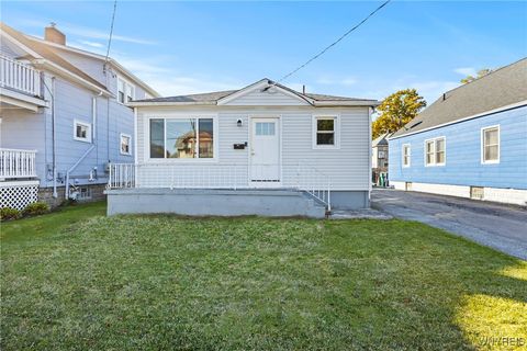 Photo of 138 62nd Street, Niagara Falls, NY 14304 (MLS # B1650829)