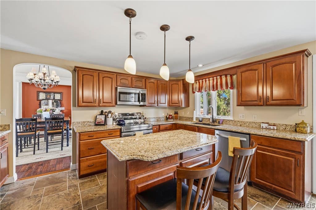 Photo of 951 Foxcroft Rd RD, Grand Island, NY 14072 (MLS # B1698606)
