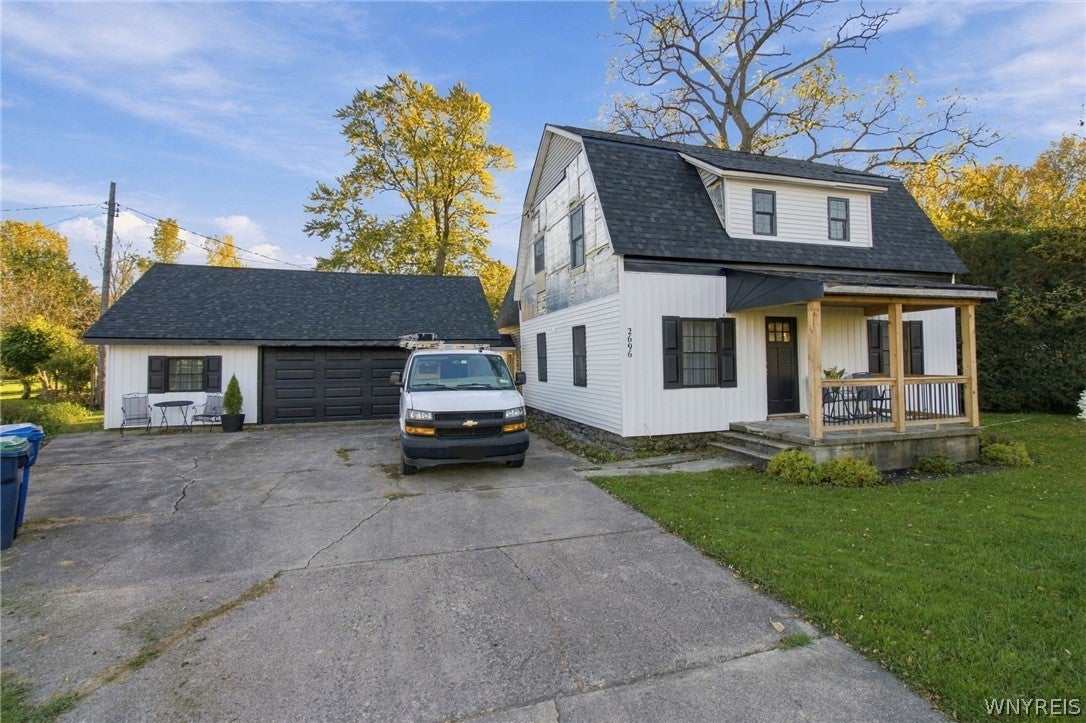 2696 Lockport Youngstown Road