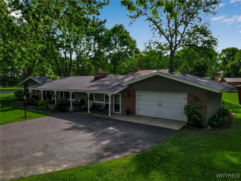4710 Boncrest Drive, Clarence, New York image 2