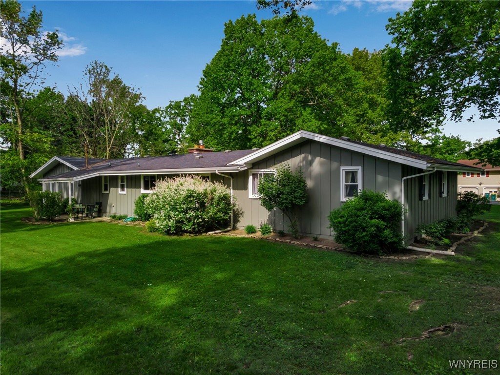 4710 Boncrest Drive, Clarence, New York image 3